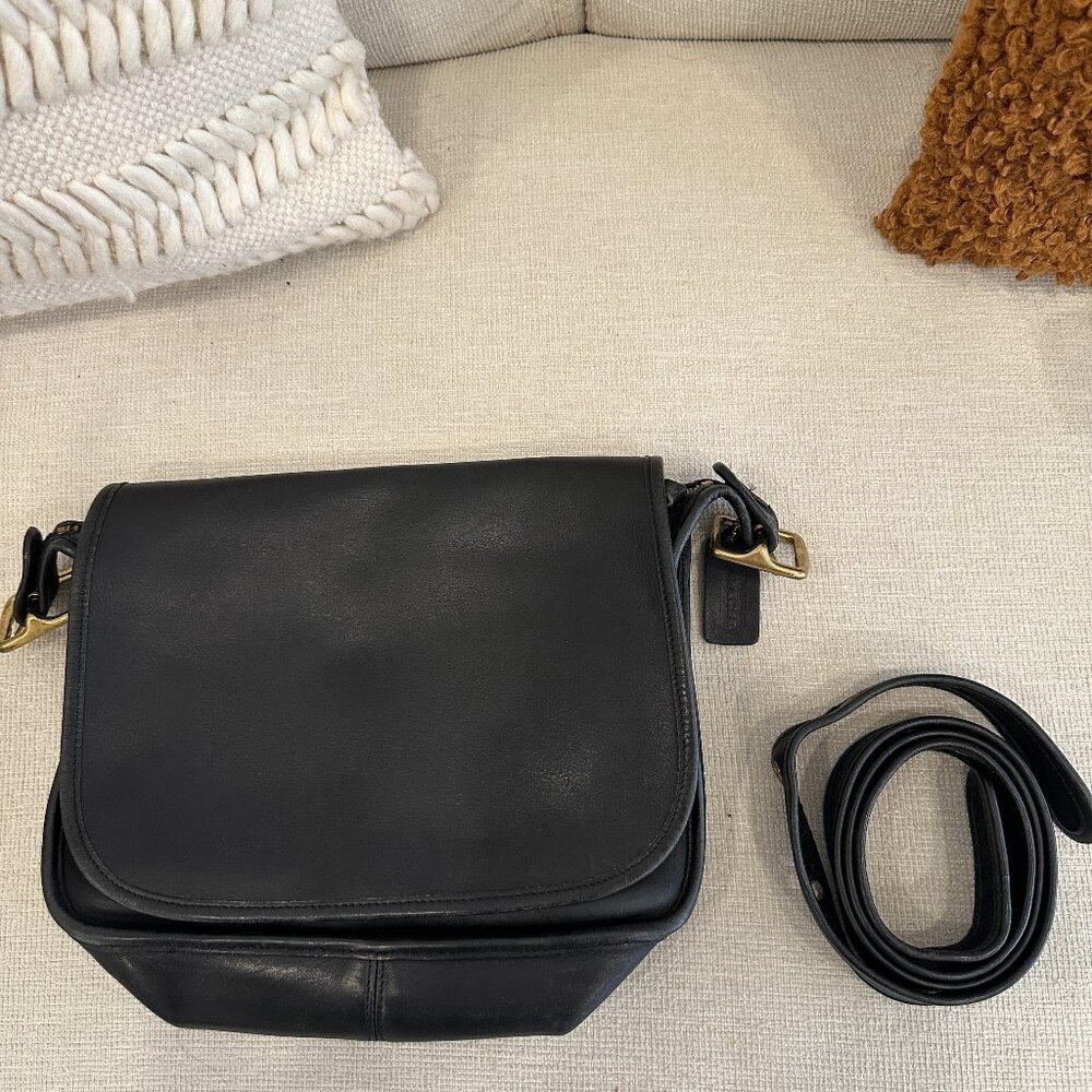 Vintage Coach Leather Flap Crossbody (9951) in Black